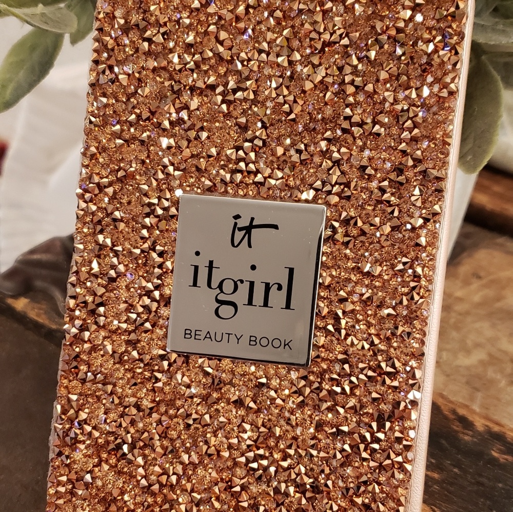 IT girl beauty box